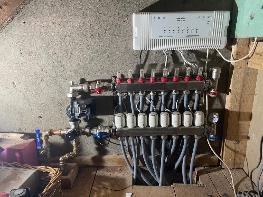 An underfloor heating system 